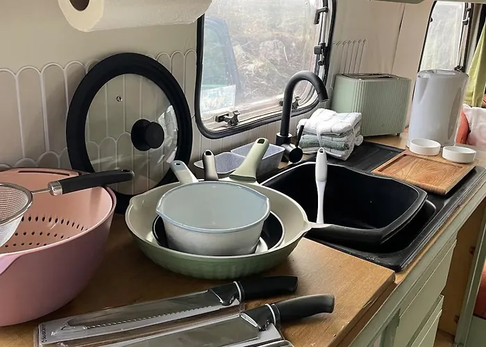 Cosy Kerry Caravan To Rest & Restore Along The Waway *
